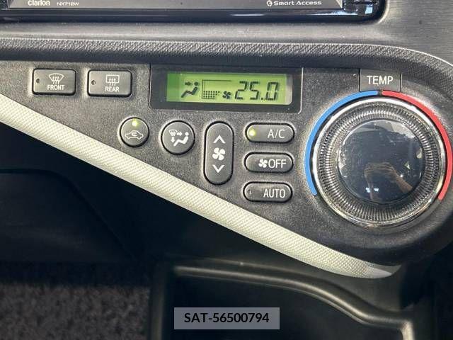 Toyota AQUA 2013-08 350540-5
