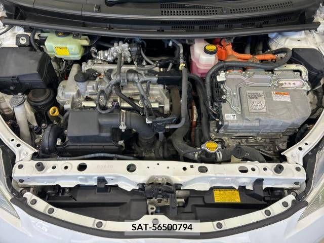 Toyota AQUA 2013-08 350540-18