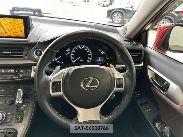 Lexus CT 2011-10 353898-19
