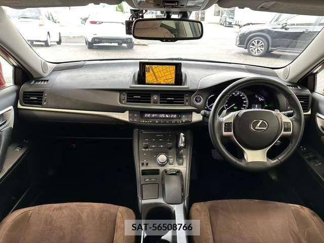 Lexus CT 2011-10 353898-18