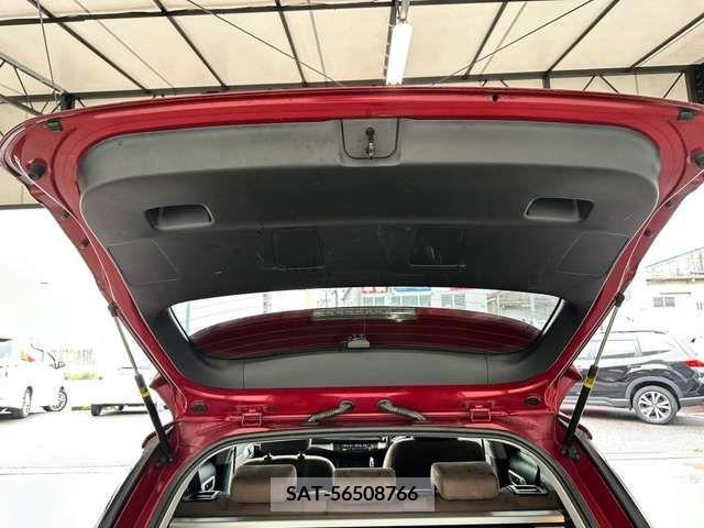 Lexus CT 2011-10 353898-13