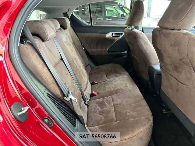 Lexus CT 2011-10 353898-9