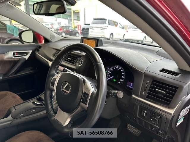 Lexus CT 2011-10 353898-6