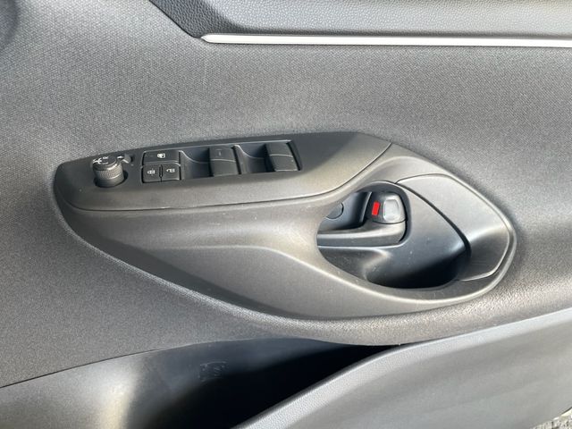 Toyota YARIS 2020-11 24274-7