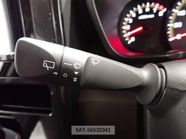 Toyota ROOMY 2022-07 367427-18