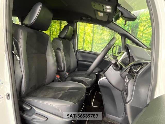 Toyota VOXY 2021-02 332618-8
