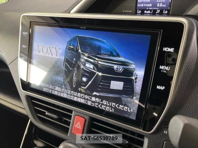 Toyota VOXY 2021-02 332618-4