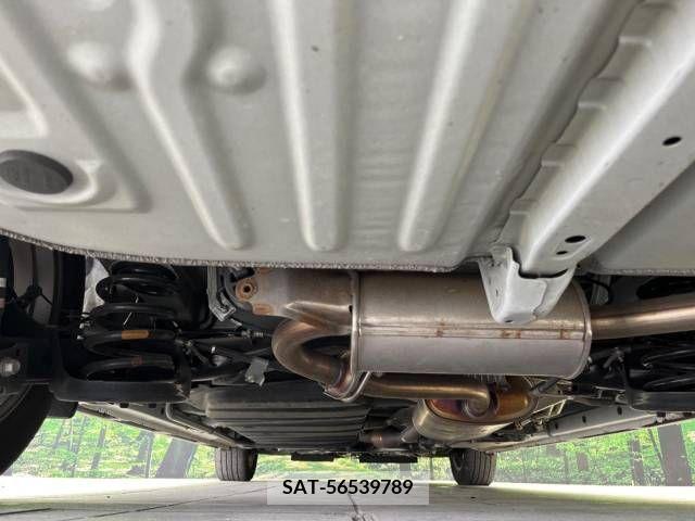 Toyota VOXY 2021-02 332618-19