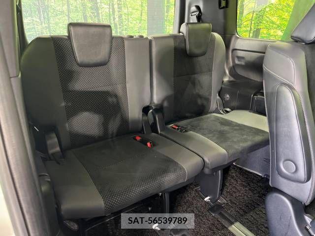 Toyota VOXY 2021-02 332618-10