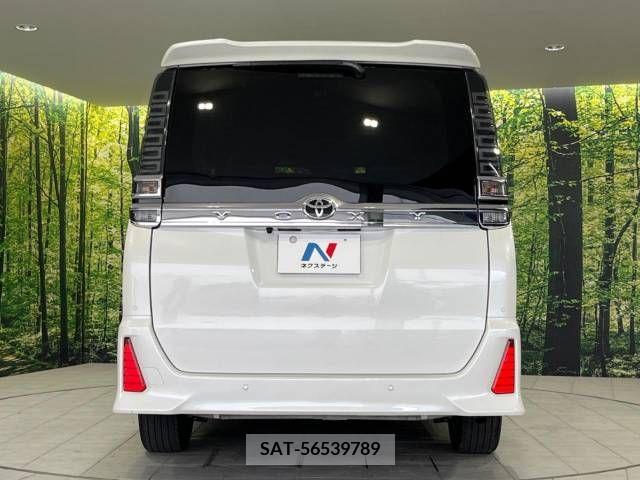 Toyota VOXY 2021-02 332618-16