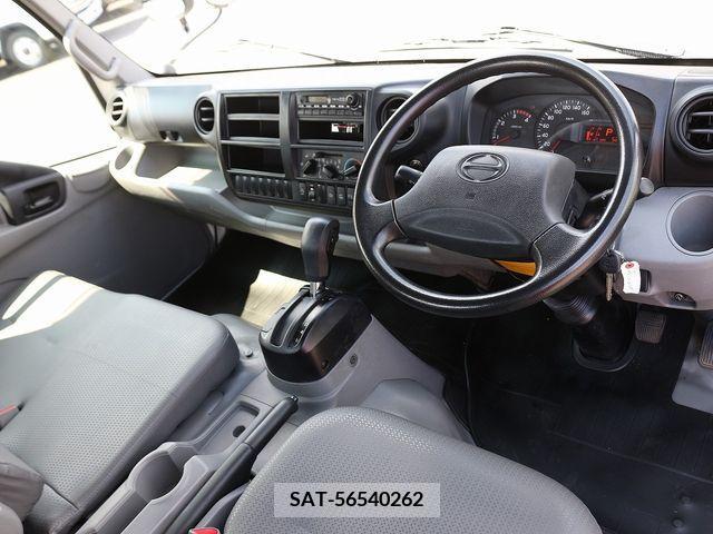 Hino DUTRO 2017-02 320409-2