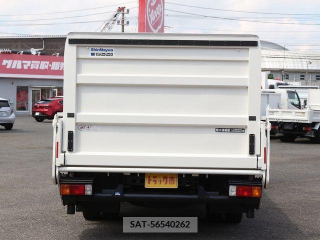 Hino DUTRO 2017-02 320409-8