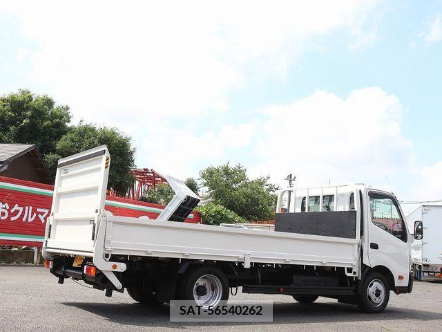 Hino DUTRO 2017-02 320409-1
