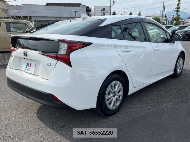 Toyota PRIUS 2021-04 282097-17