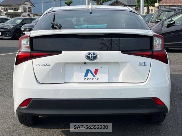 Toyota PRIUS 2021-04 282097-15