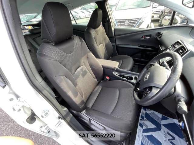 Toyota PRIUS 2021-04 282097-8