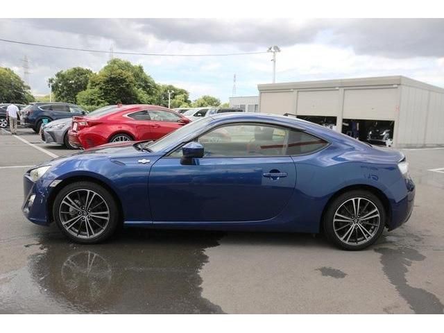 Toyota 86 2012-08 6833-4