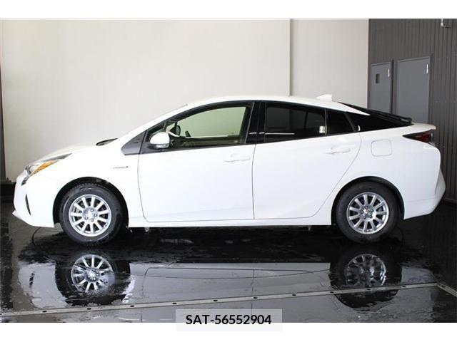 Toyota PRIUS 2017-07 322621-7