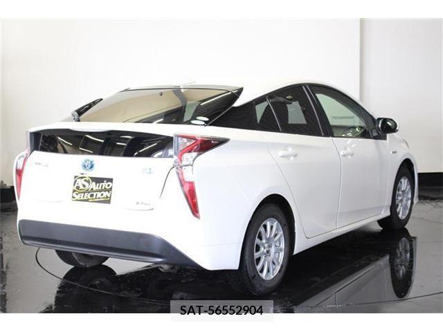 Toyota PRIUS 2017-07 322621-11