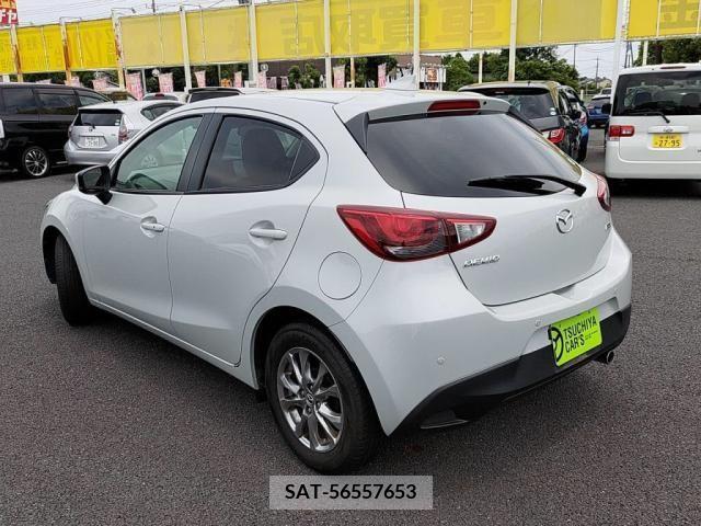 Mazda DEMIO 2018-06 301903-11