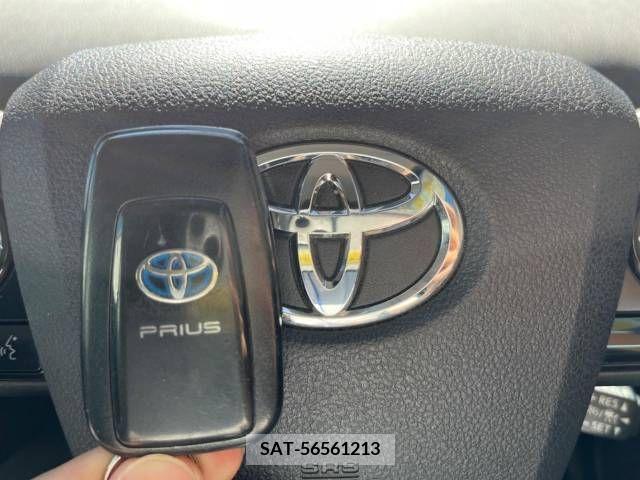 Toyota PRIUS 2019-06 322559-7