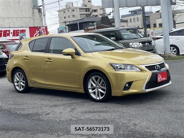 Lexus CT 2015-05 228531-2