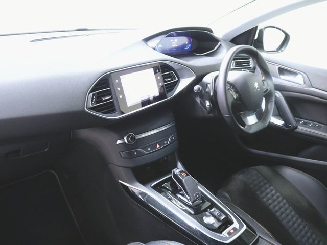 Peugeot 308 2021-02 23132-1