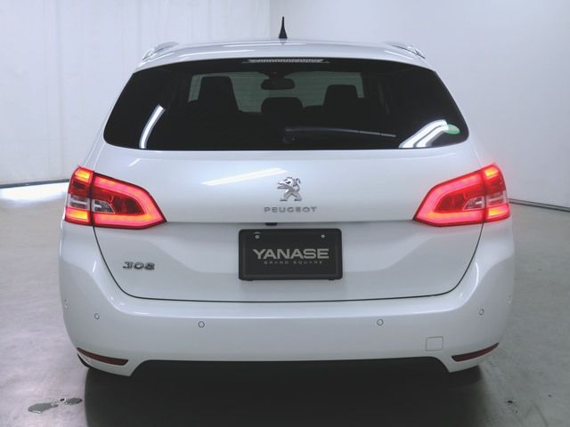 Peugeot 308 2021-02 23132-6