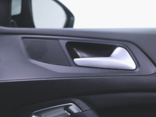 Peugeot 308 2021-02 23132-18