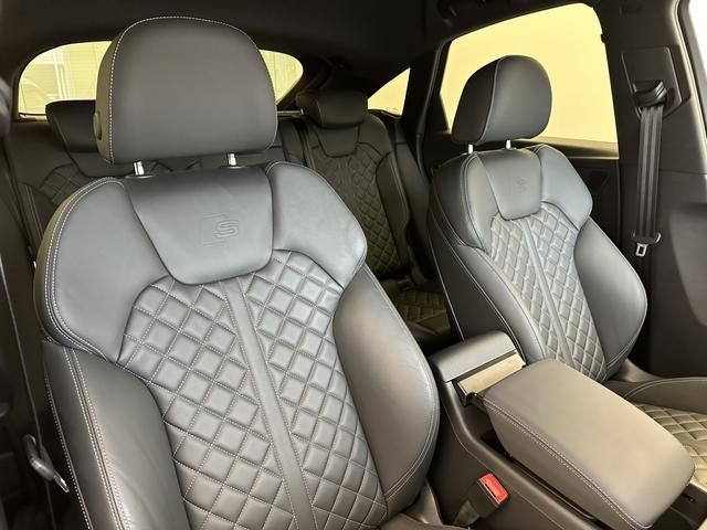 Audi SQ5 2022-03 18210-13