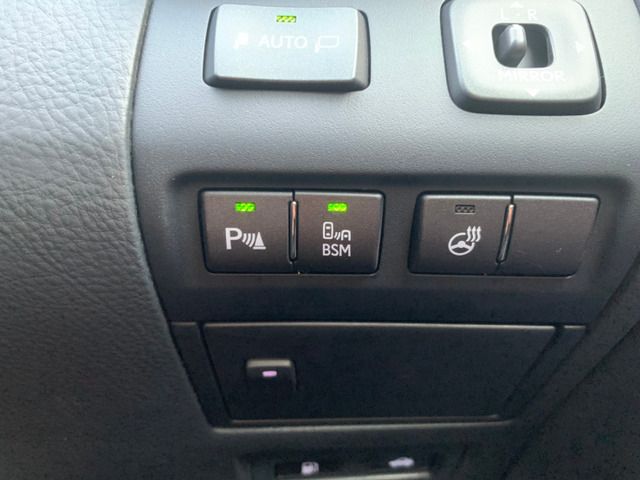 Lexus LS 2015-03 8334-9
