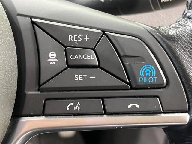 Nissan X-TRAIL 2017-09 183520-2