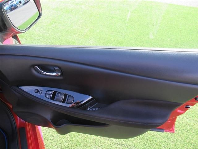 Nissan LEAF 2020-09 185683-21