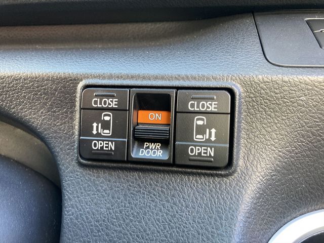 Toyota SIENTA 2016-06 193170-17