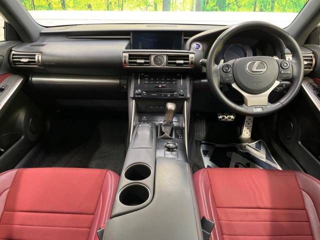 Lexus IS 2013-09 182424-1
