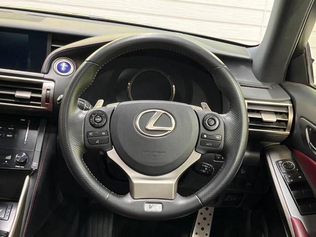 Lexus IS 2013-09 182424-11