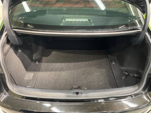 Lexus IS 2013-09 182424-10
