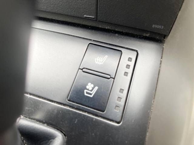 Lexus IS 2014-03 9305-5