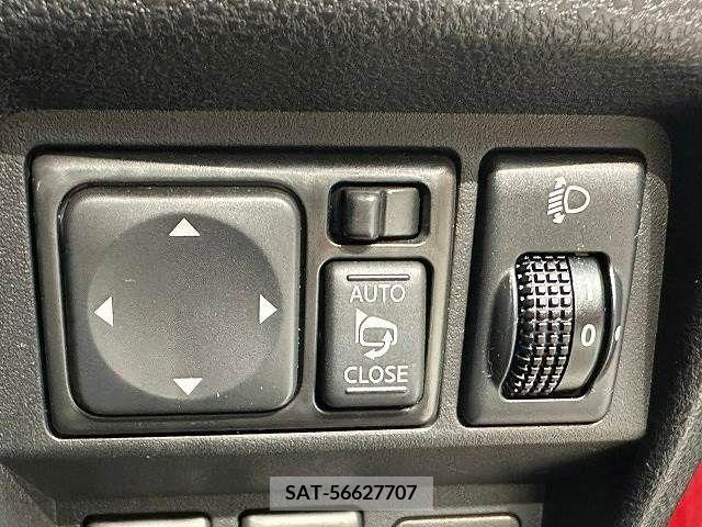 Nissan JUKE 2010-10 274026-7