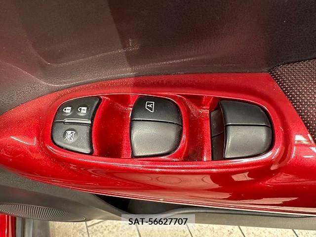 Nissan JUKE 2010-10 274026-6