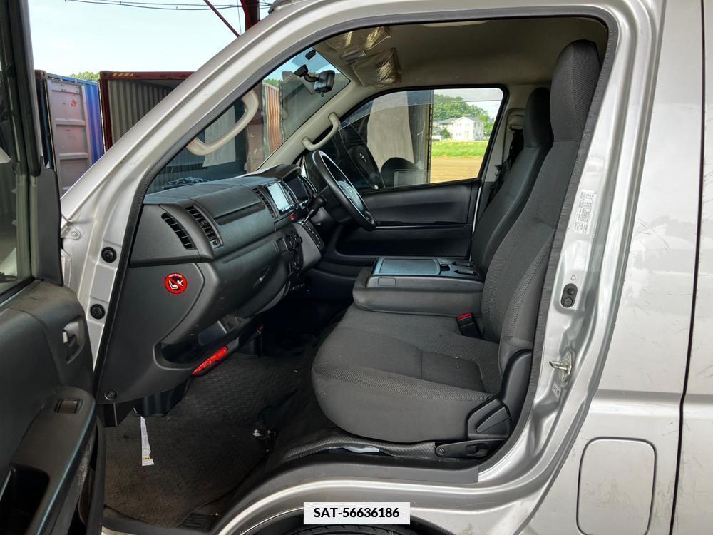 Toyota HIACE VAN 2017-06 334656-17