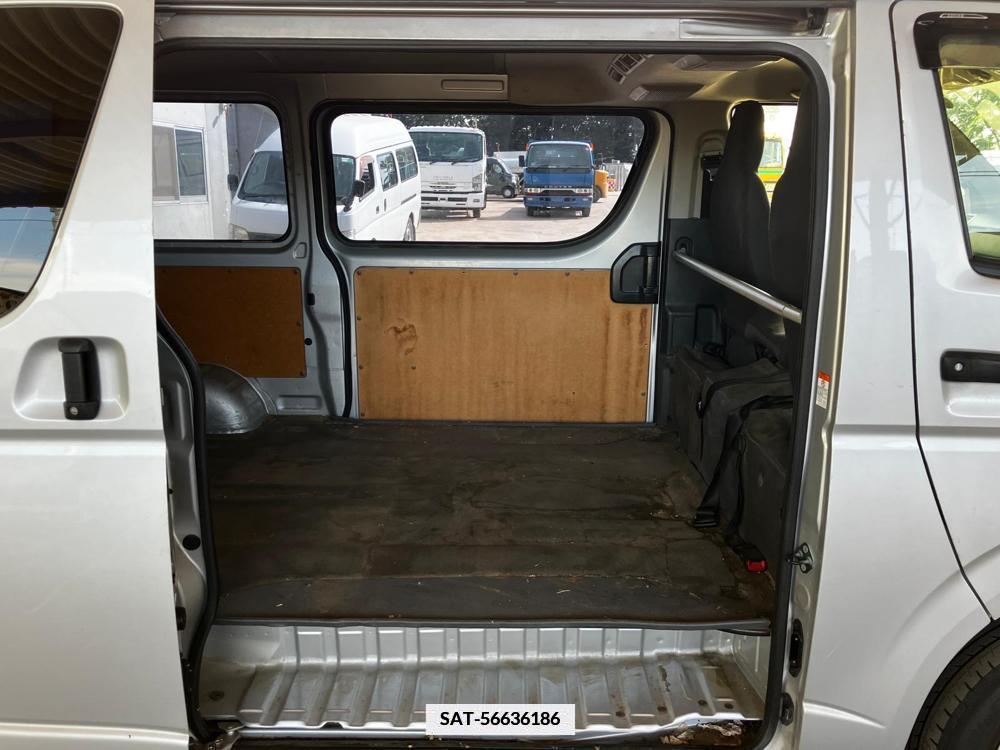 Toyota HIACE VAN 2017-06 334656-18