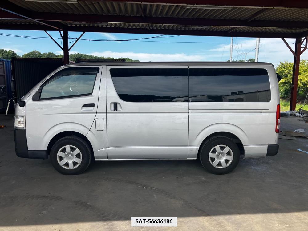 Toyota HIACE VAN 2017-06 334656-1
