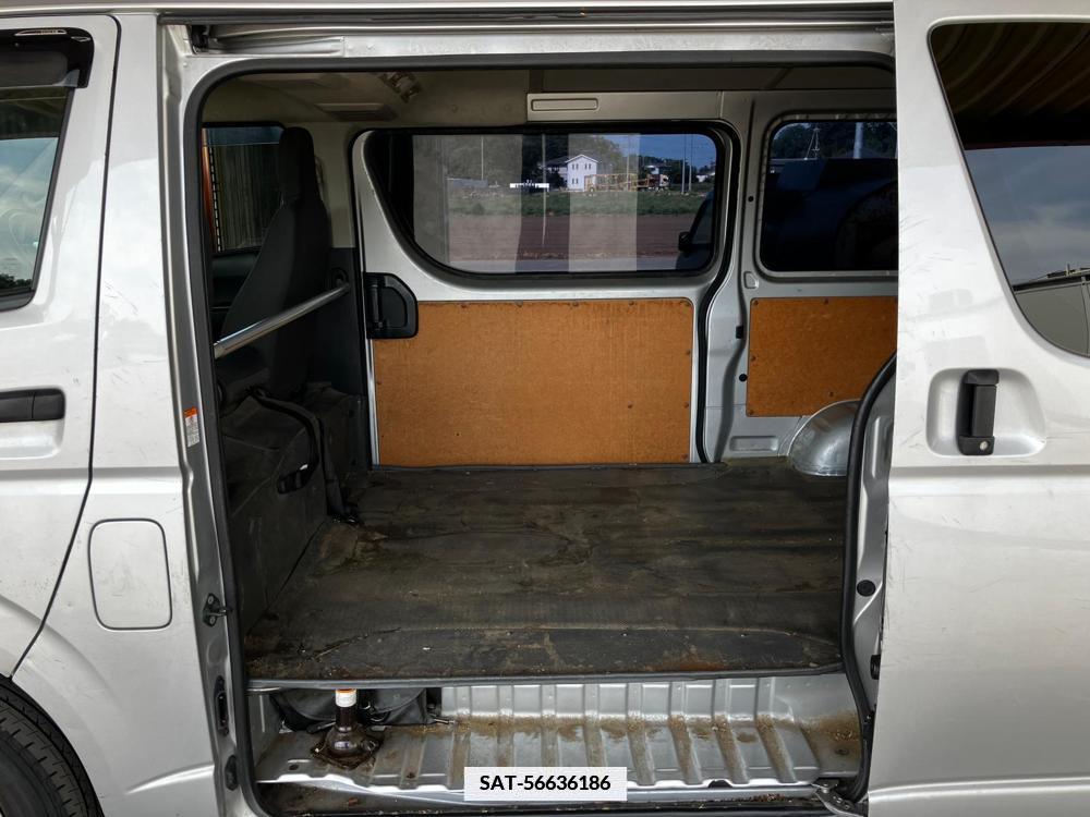 Toyota HIACE VAN 2017-06 334656-19