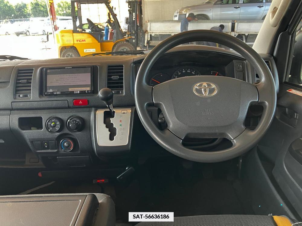 Toyota HIACE VAN 2017-06 334656-21