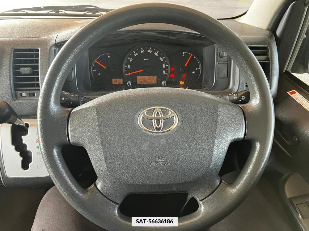 Toyota HIACE VAN 2017-06 334656-28