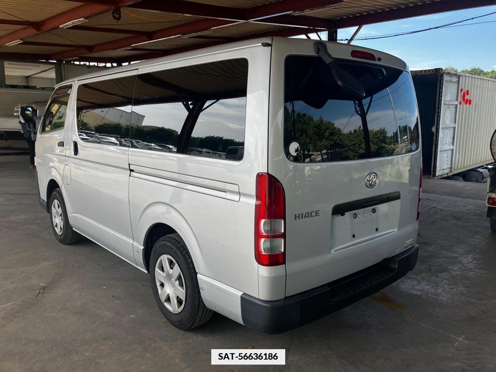 Toyota HIACE VAN 2017-06 334656-2
