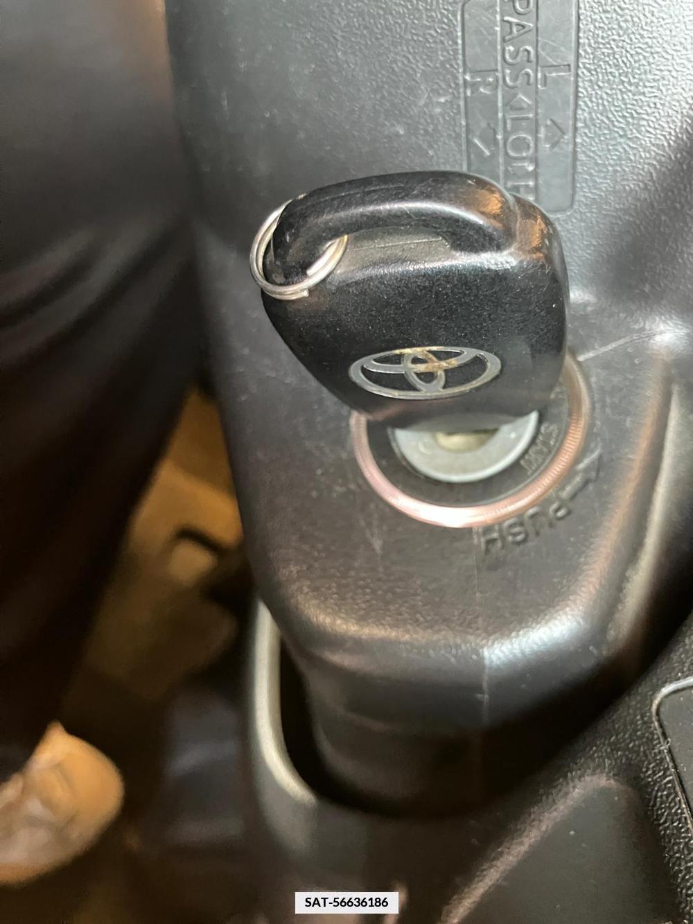Toyota HIACE VAN 2017-06 334656-30