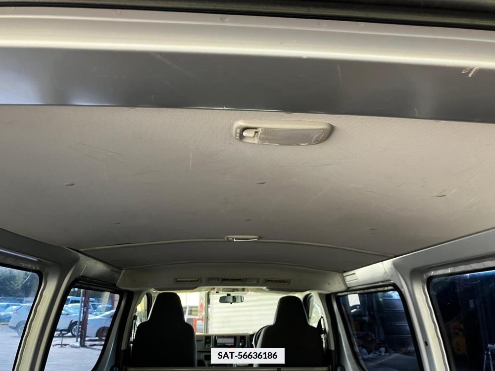 Toyota HIACE VAN 2017-06 334656-35