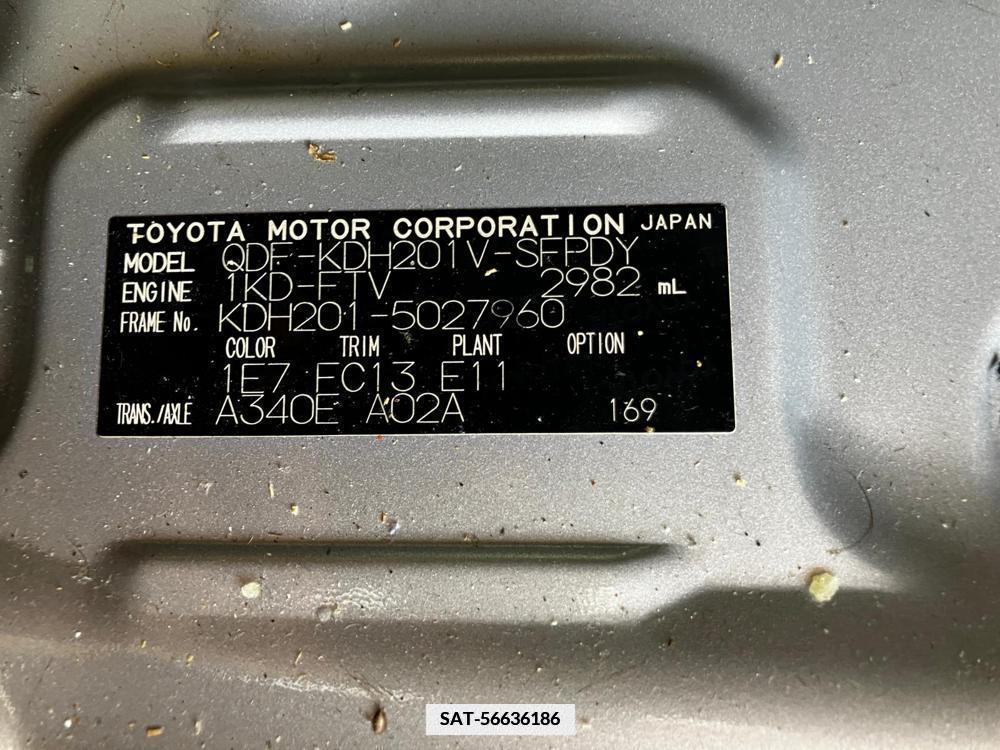 Toyota HIACE VAN 2017-06 334656-39